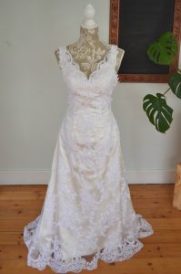 Sheath Bonell wedding dress